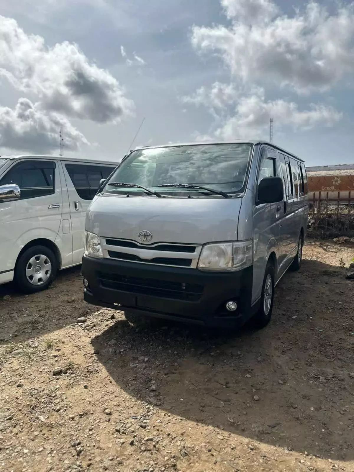 Toyota Hiace   - 2012