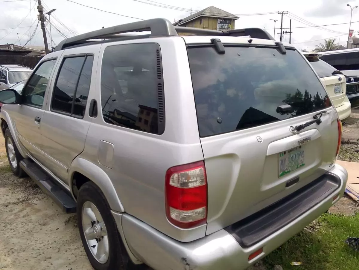 Nissan Pathfinder   - 2003