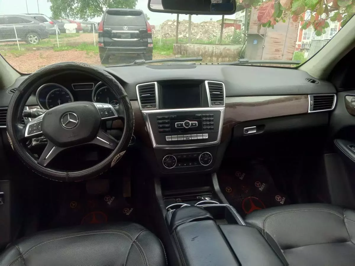 Mercedes-Benz ML 350   - 2012