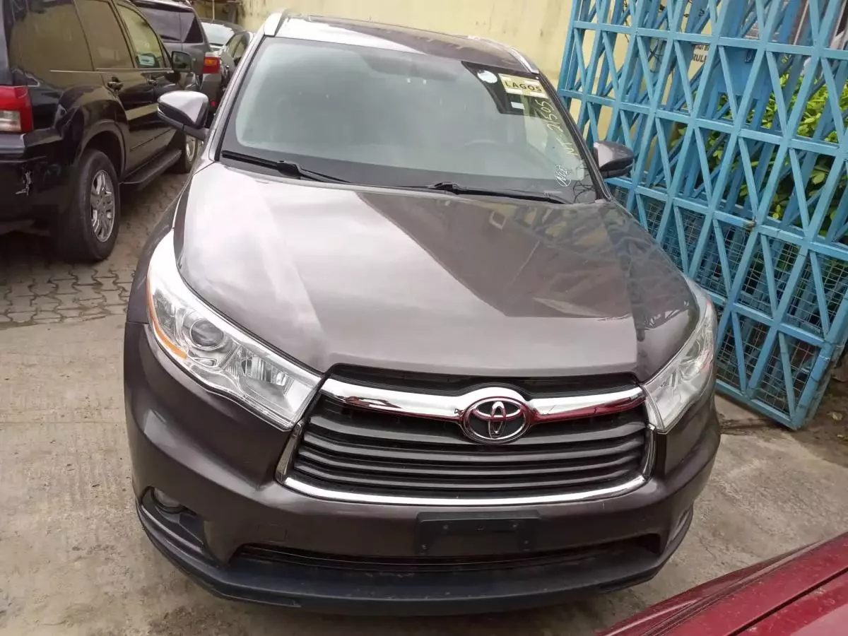 Toyota Highlander   - 2015