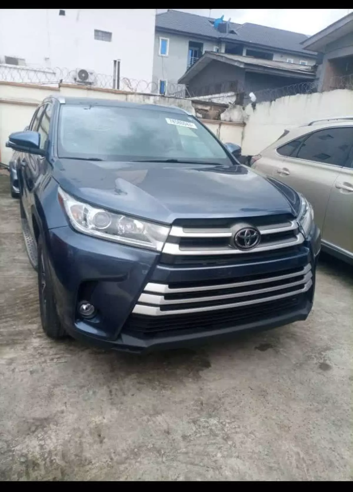 Toyota Highlander   - 2016