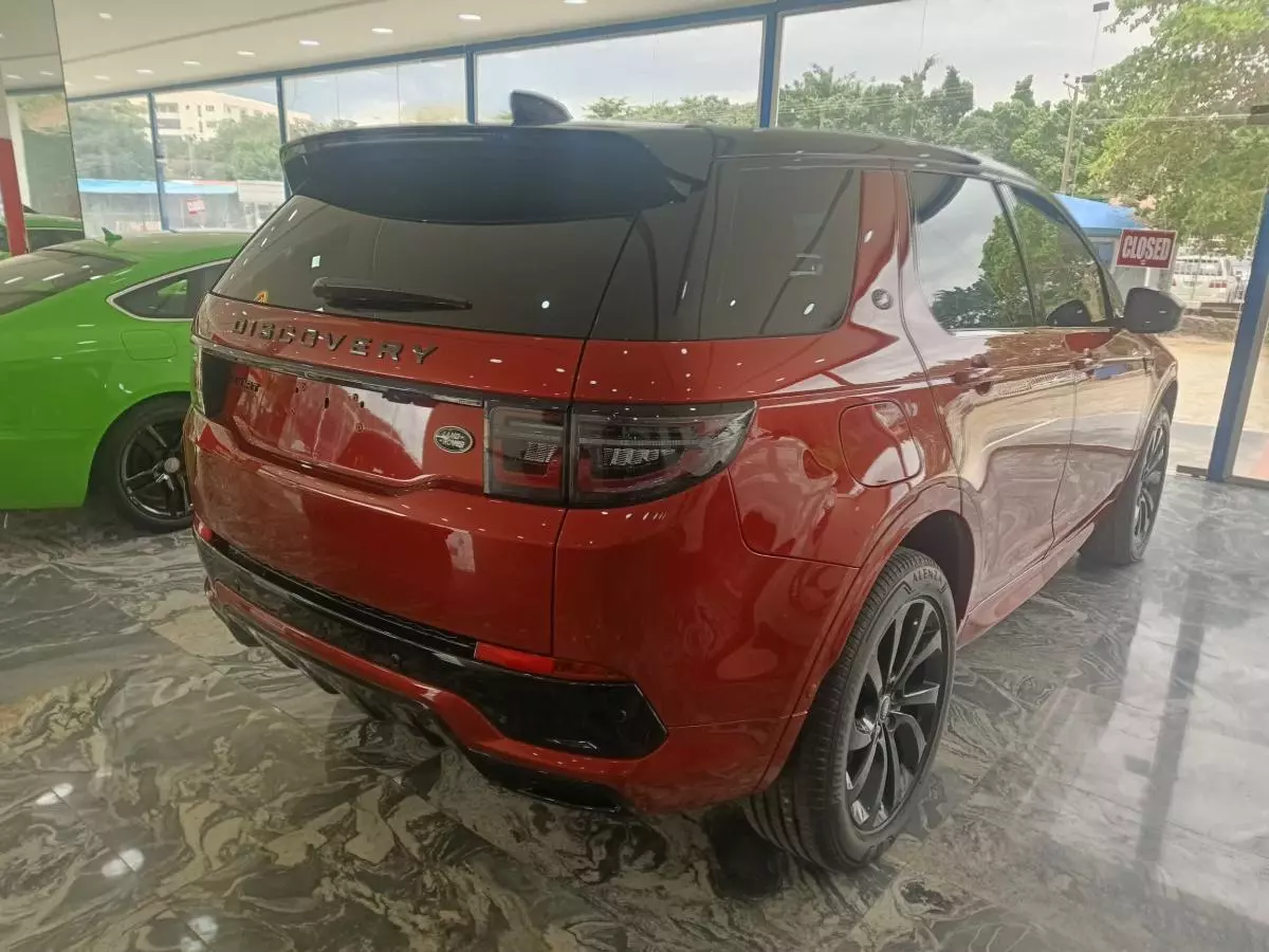 Land Rover Discovery Sport   - 2021