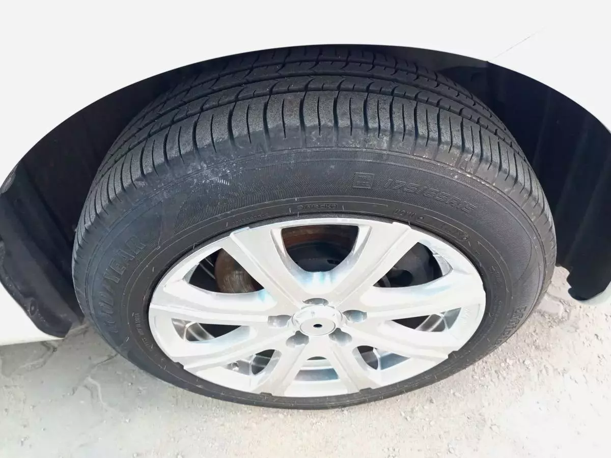 Toyota Sienta - 2016