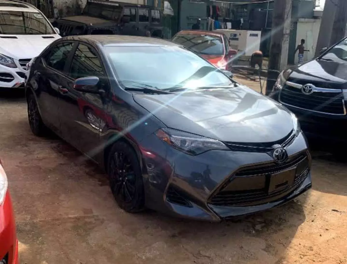 Toyota Corolla   - 2016