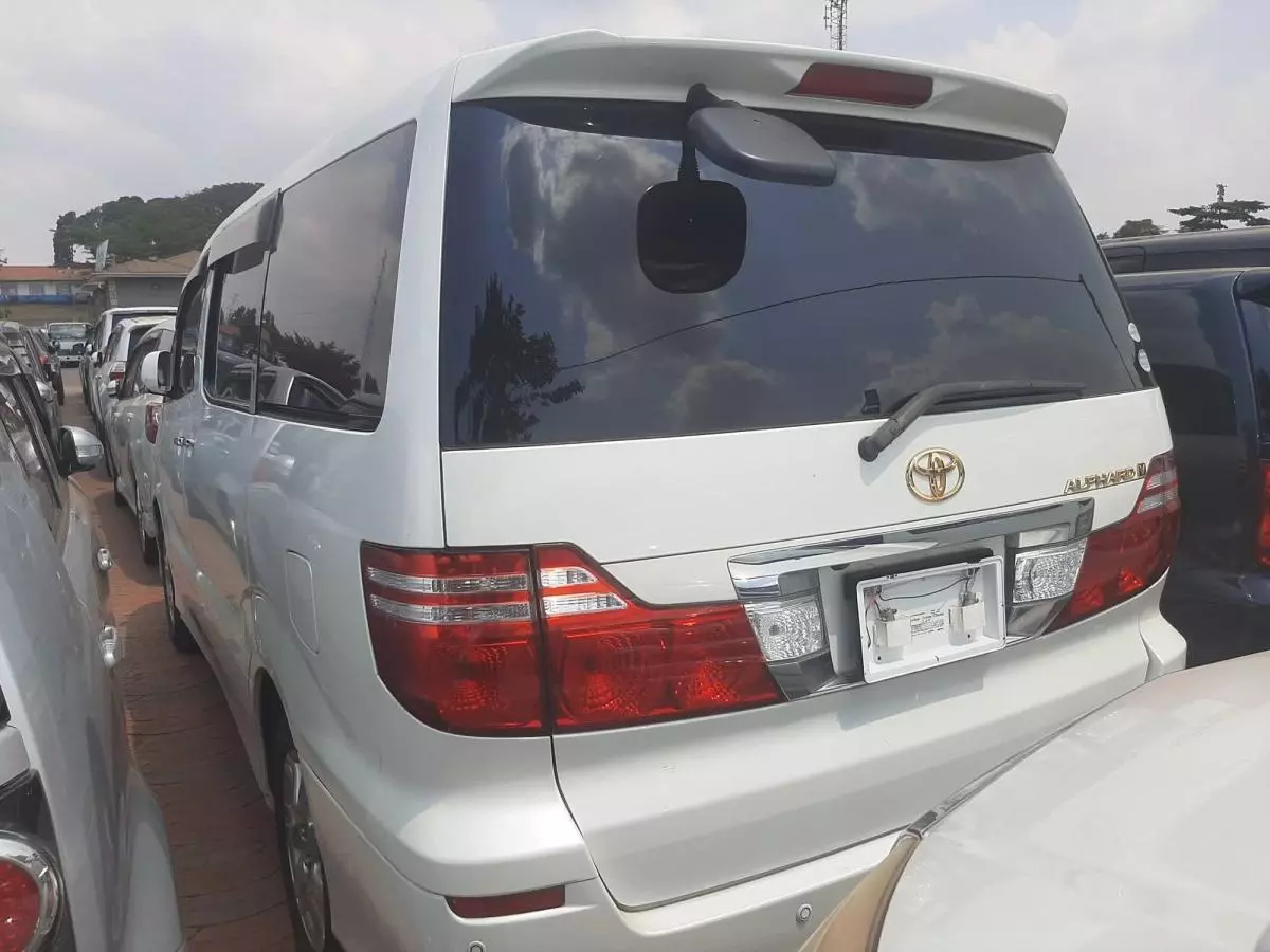 Toyota Alphard   - 2008