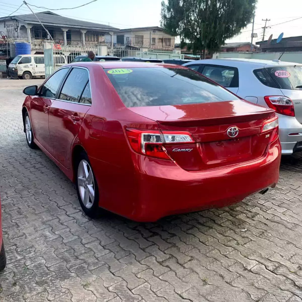 Toyota Camry   - 2013