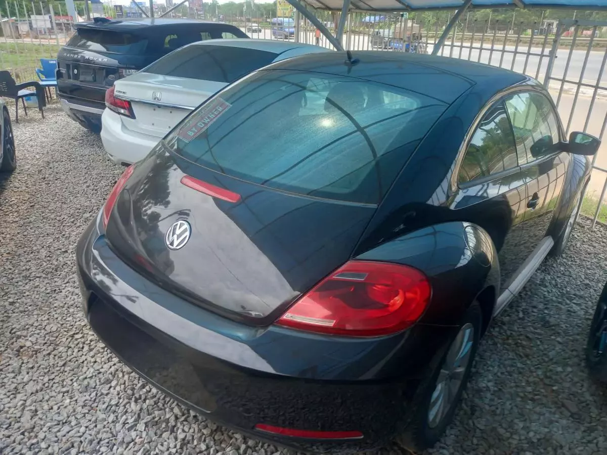 Volkswagen Beetle   - 2015