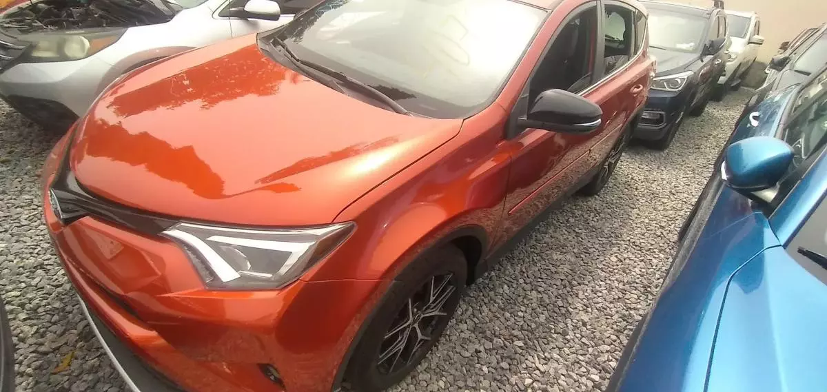 Toyota RAV 4 - 2016