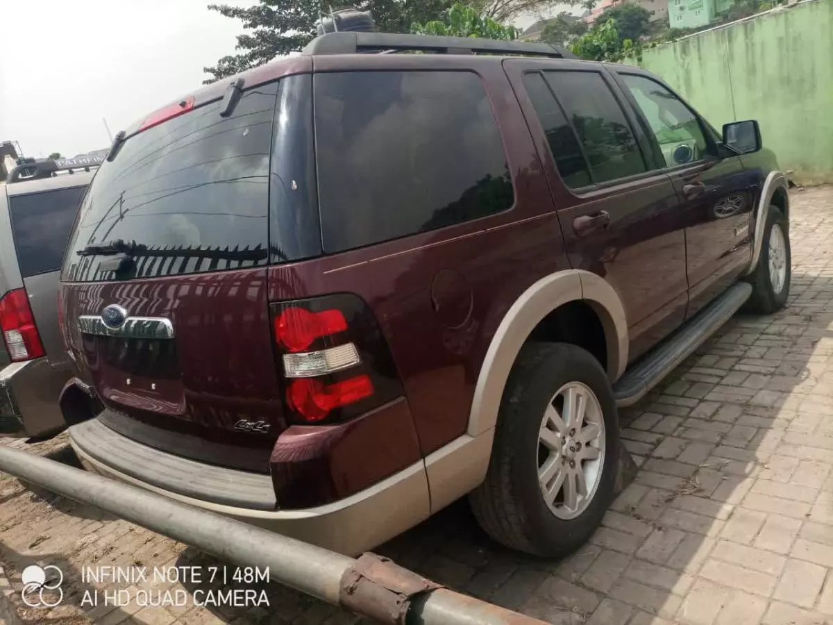 Ford Explorer - 2008