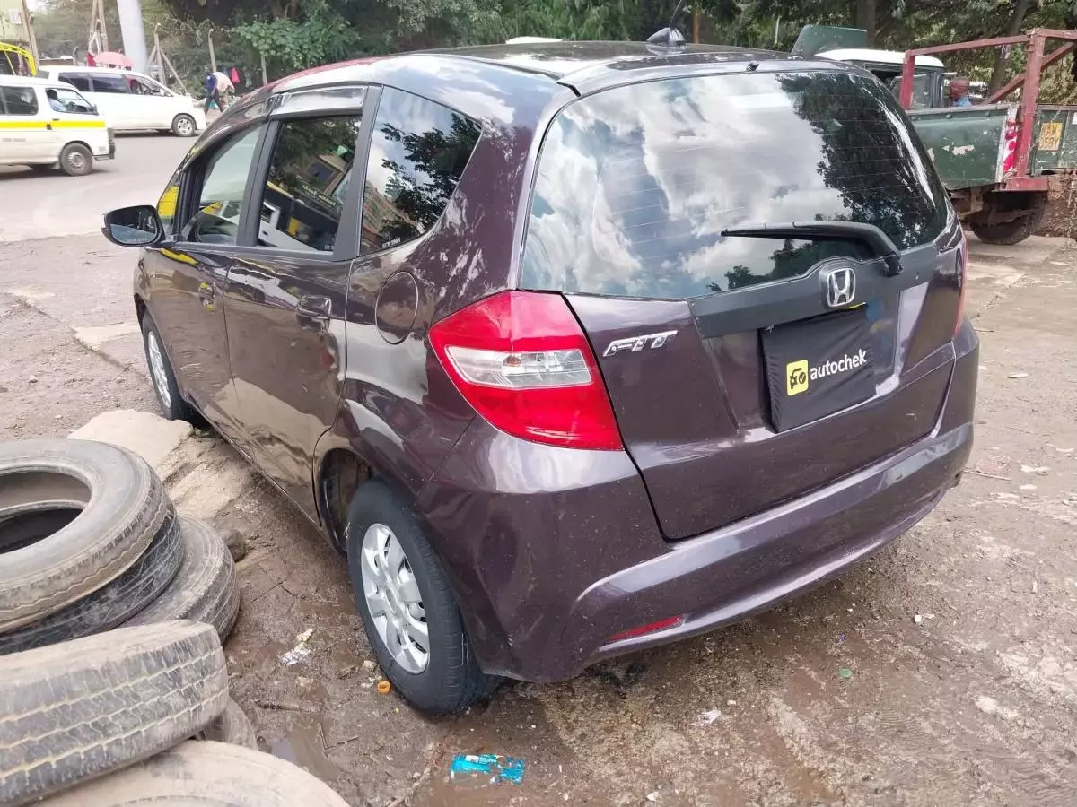 Honda Fit   - 2012