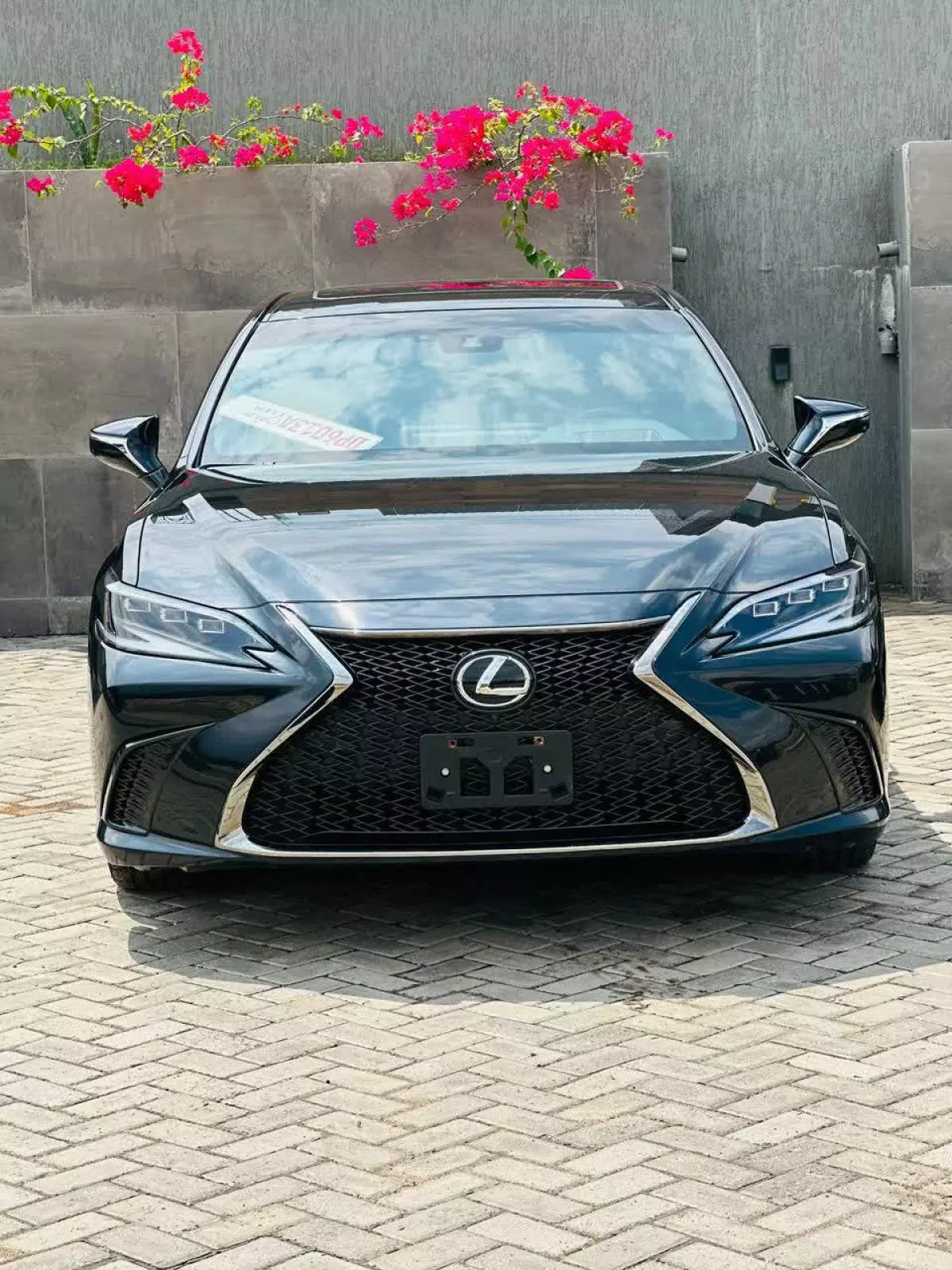 Lexus ES 350   - 2023