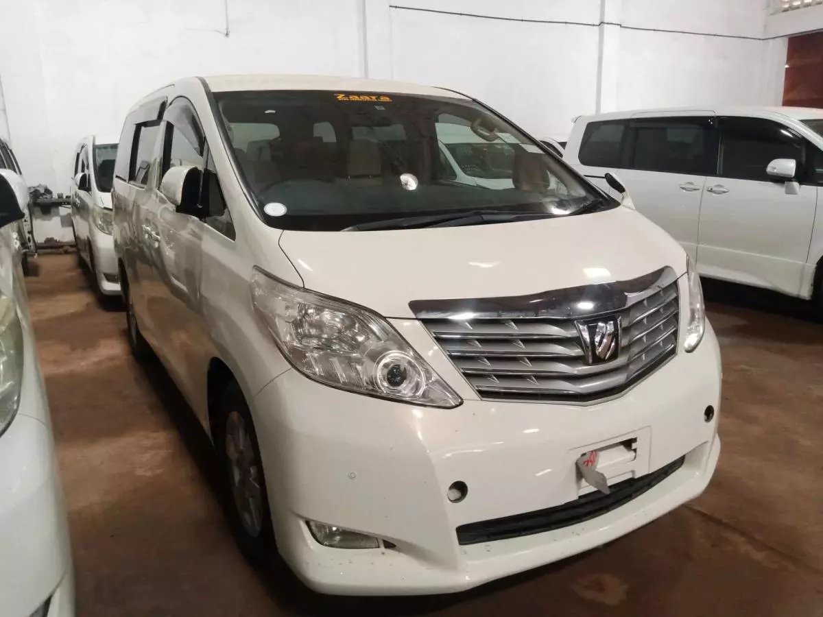 Toyota Alphard   - 2009