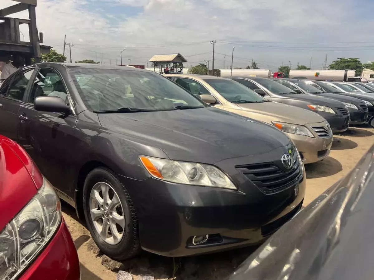 Toyota Camry   - 2007