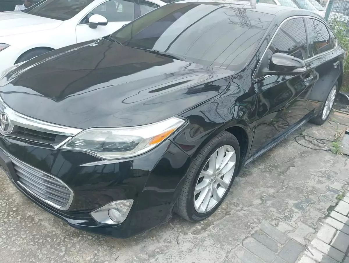 Toyota Avalon   - 2014