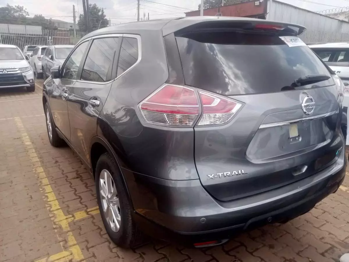 Nissan X- trail   - 2015