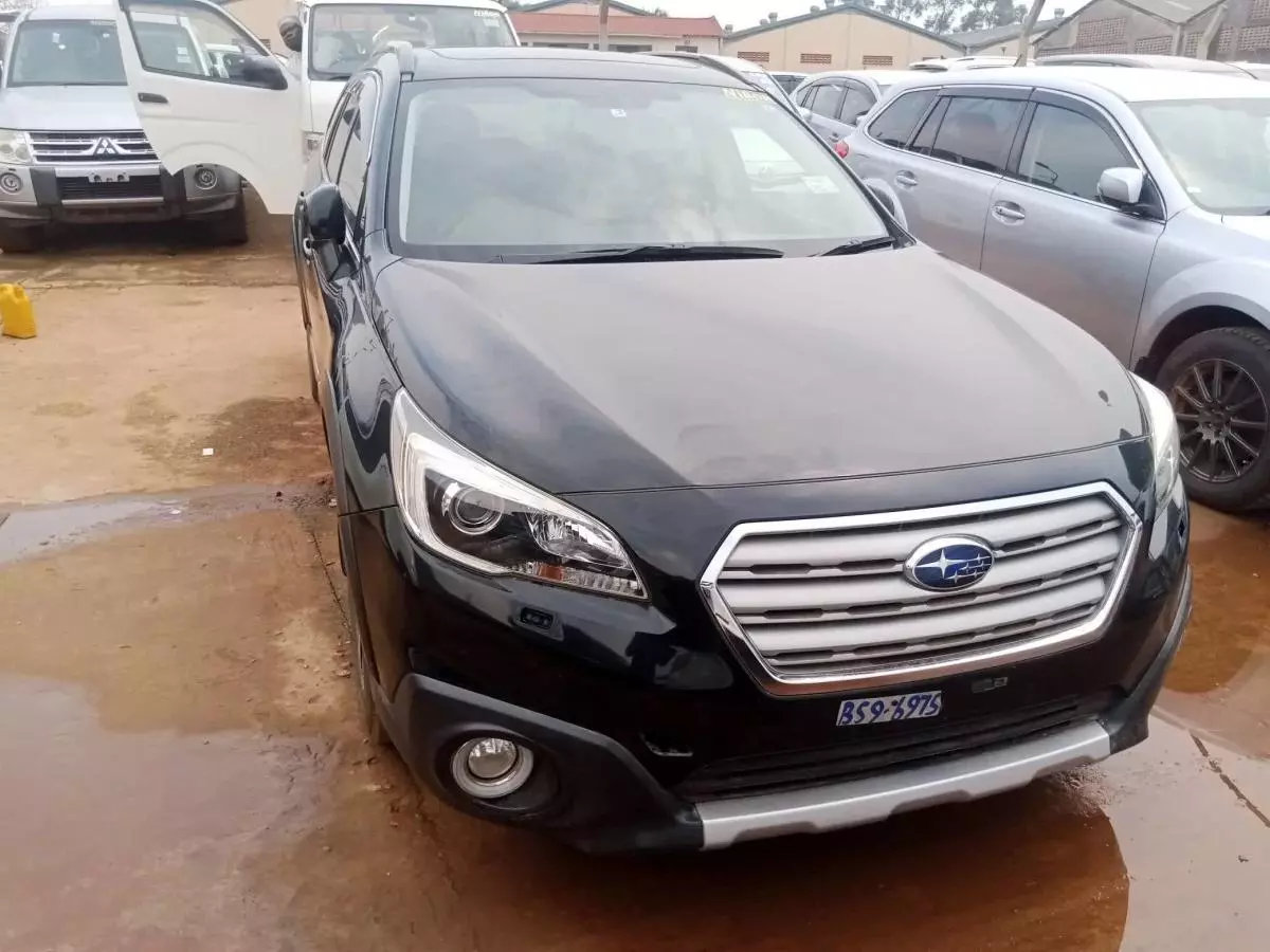 Subaru Outback   - 2015