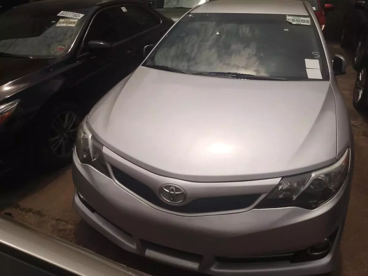 Toyota Camry   - 2014