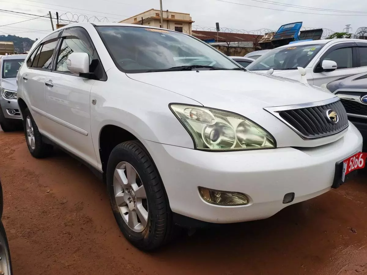 Toyota Harrier - 2010