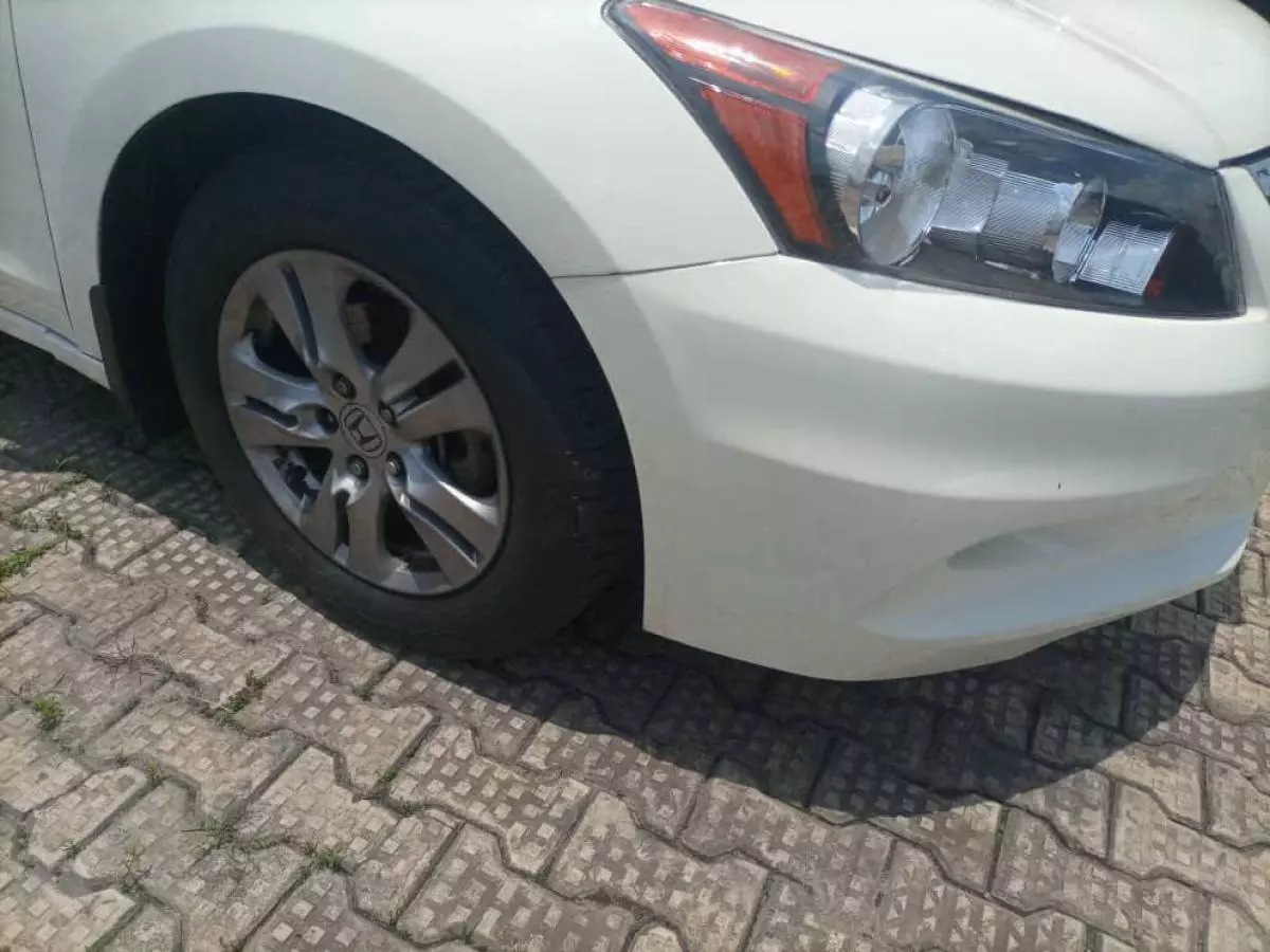 Honda Accord - 2012