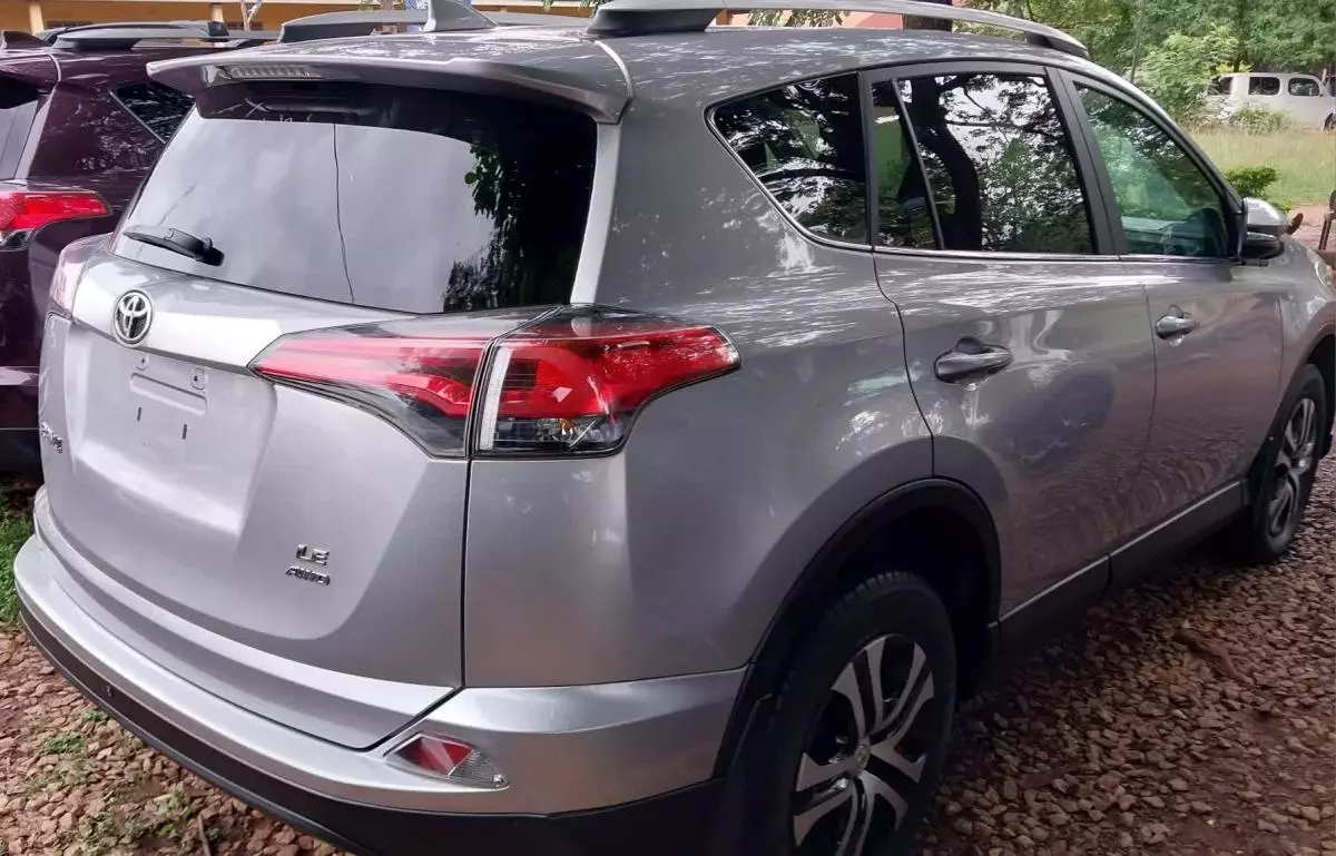 Toyota RAV 4 - 2016