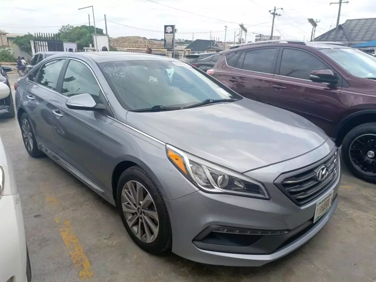 Hyundai Sonata   - 2016