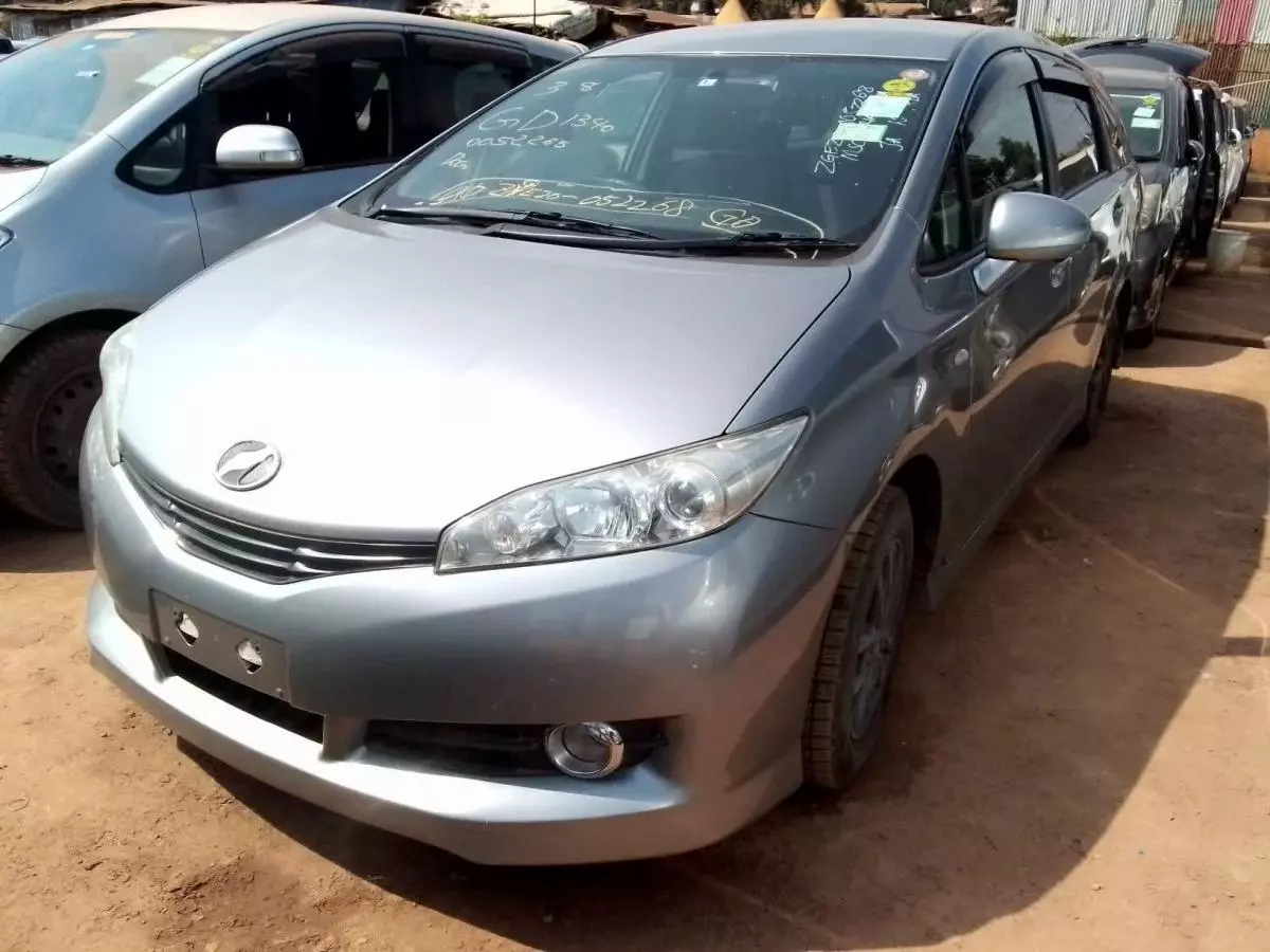 Toyota Wish - 2010