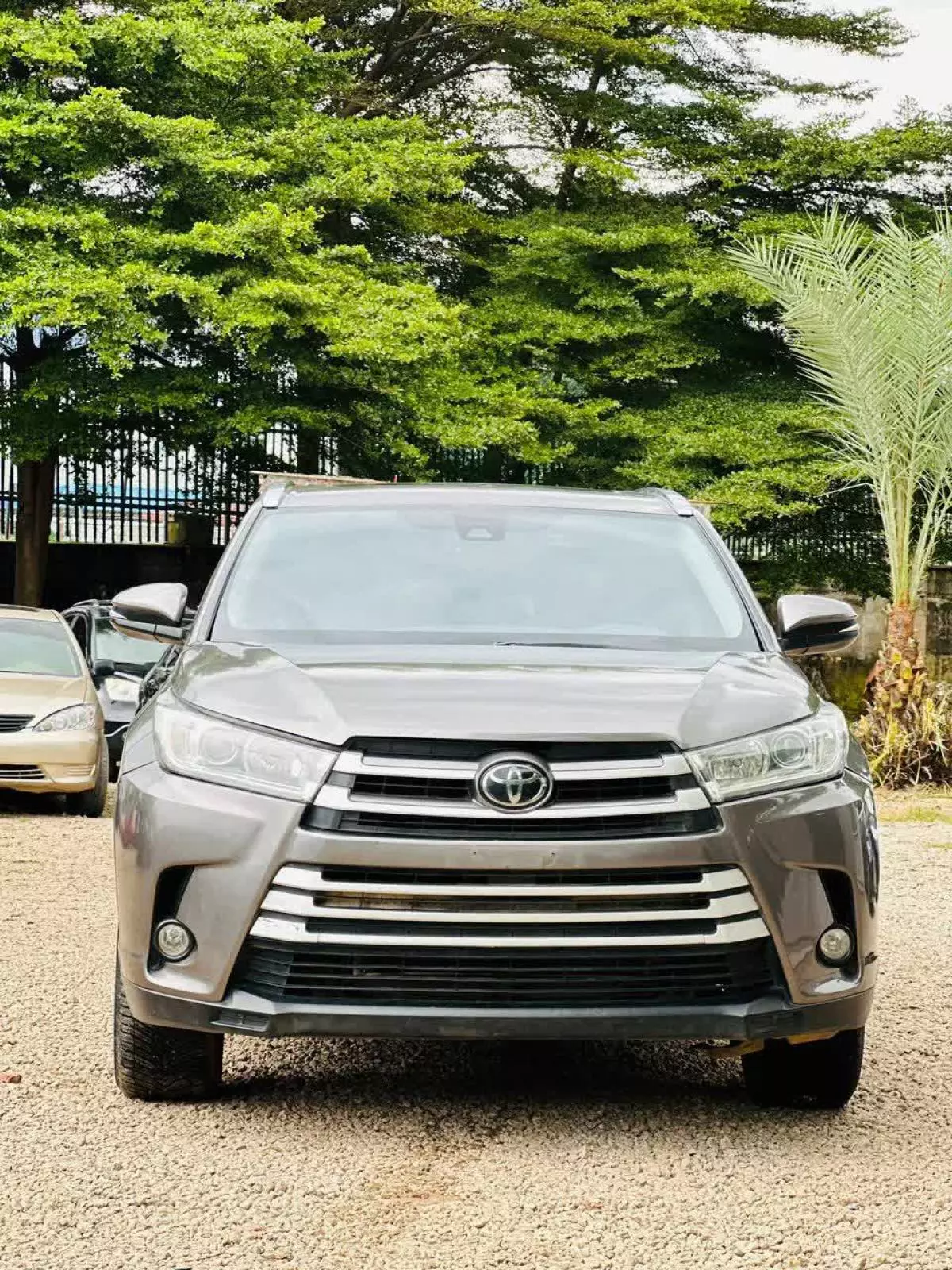 Toyota Highlander   - 2017