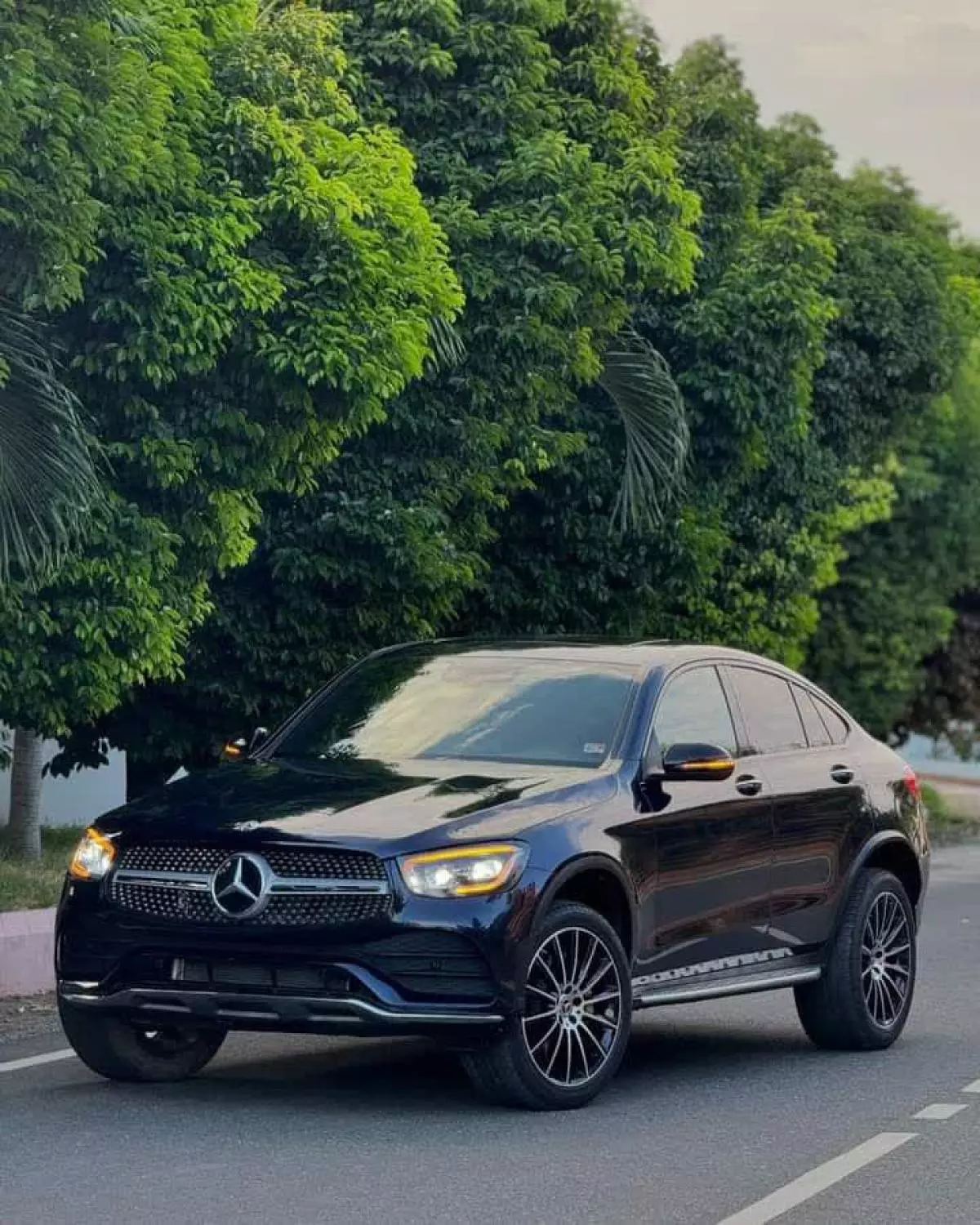 Mercedes-Benz GLC 300   - 2019