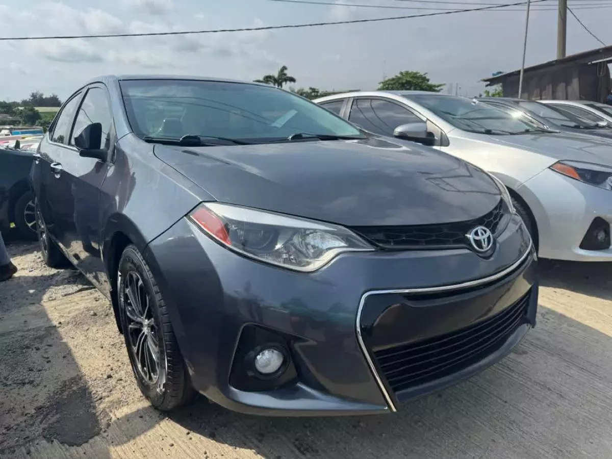 Toyota Corolla   - 2016