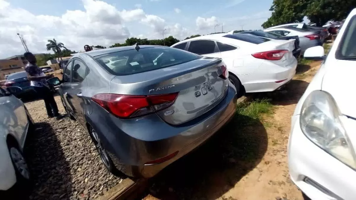 Hyundai Elantra - 2014