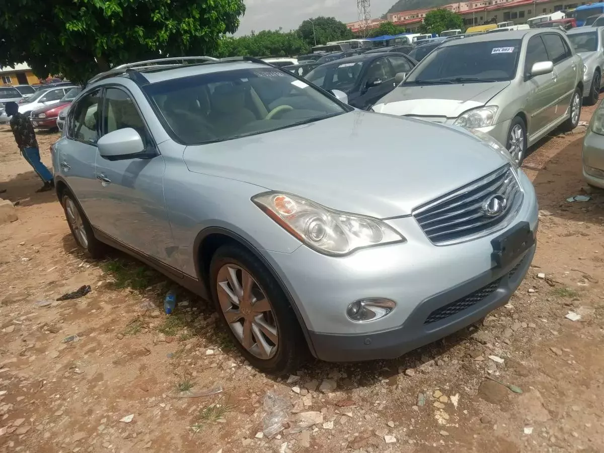 Infiniti EX35   - 2011