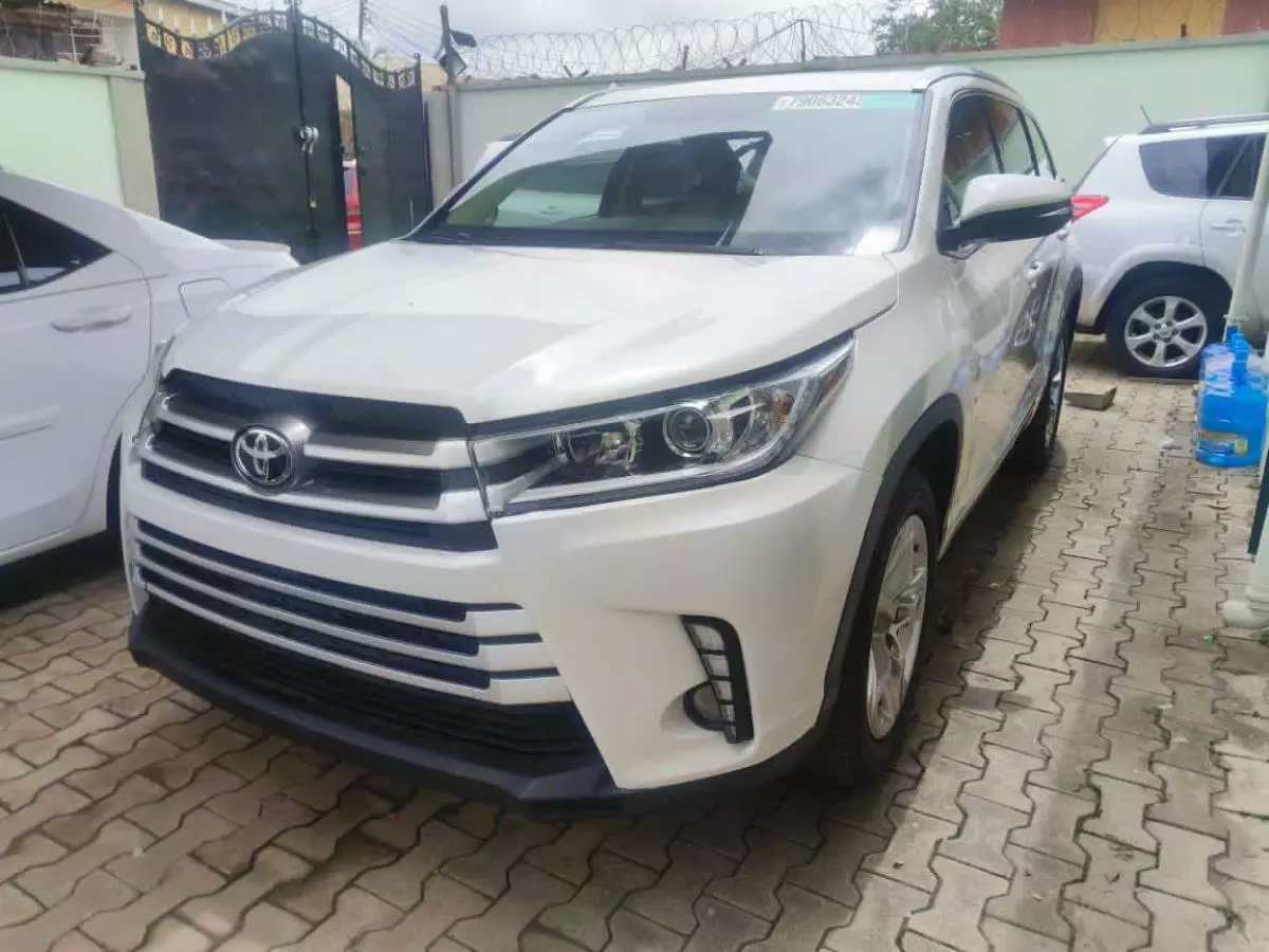 Toyota Highlander   - 2014