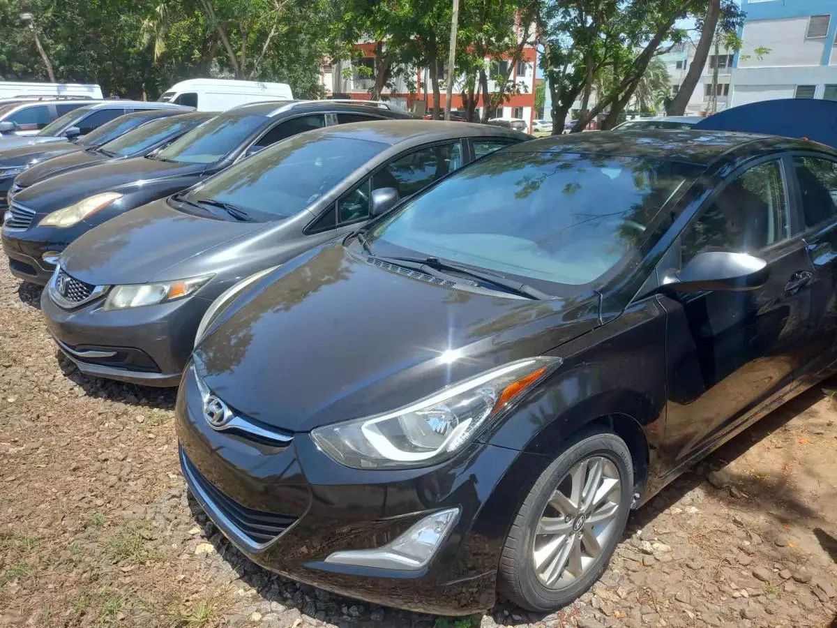 Hyundai Elantra   - 2015