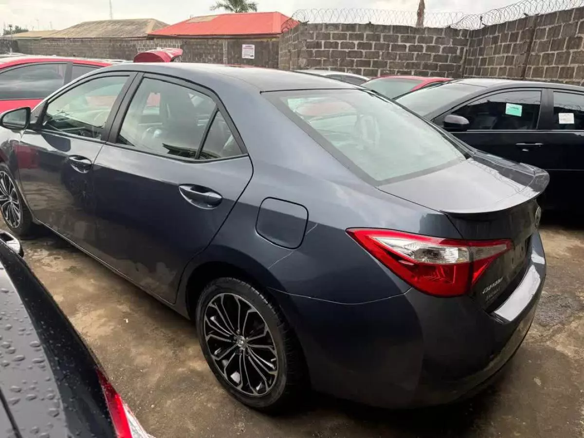 Toyota Corolla   - 2016