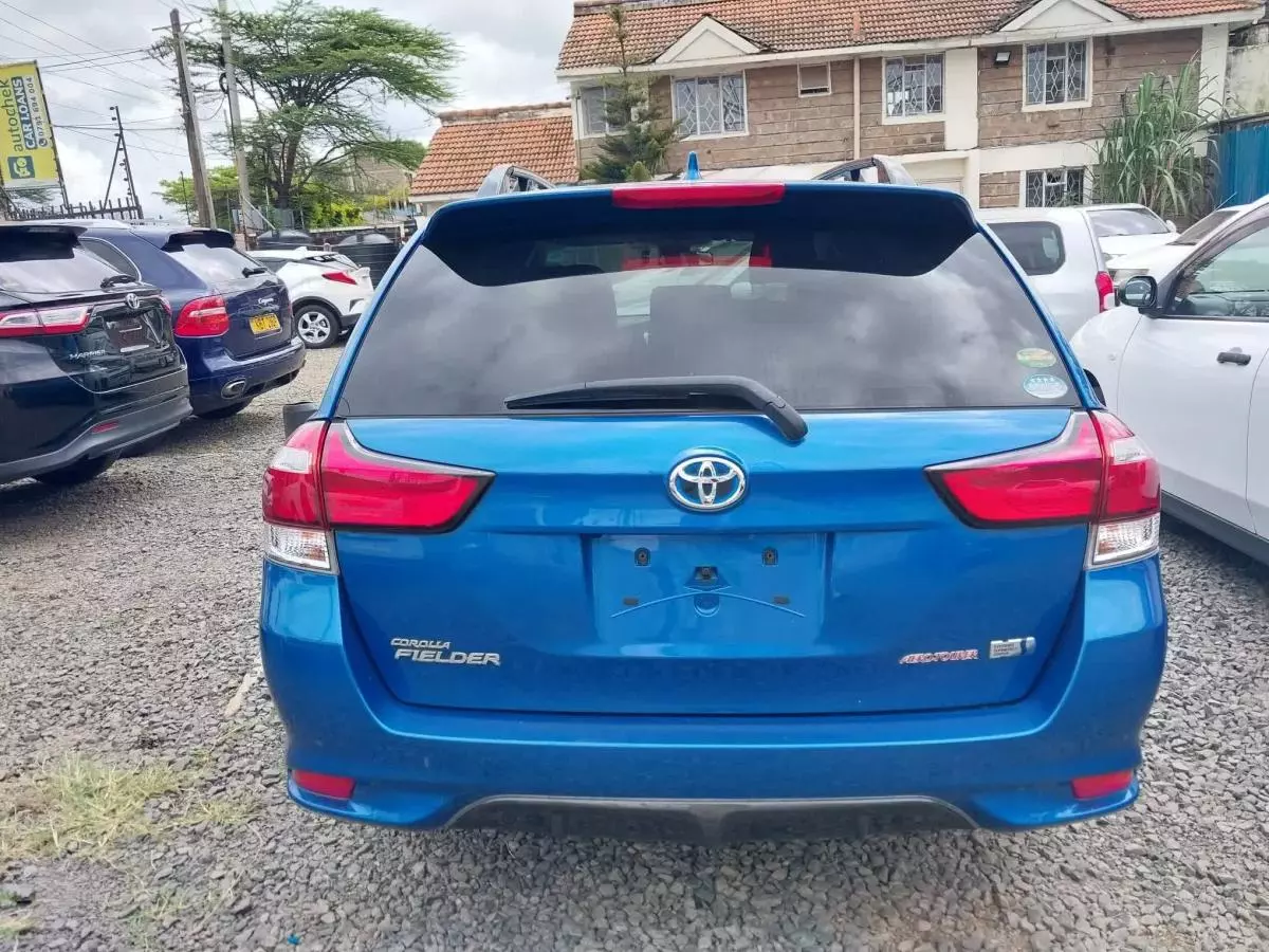 Toyota Fielder hybrid    - 2017