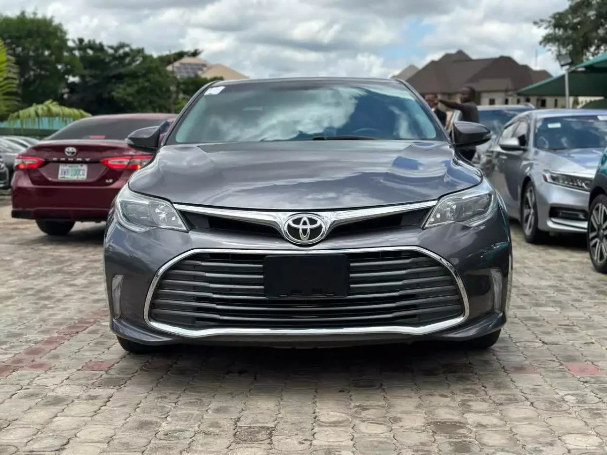 Toyota Avalon   - 2014