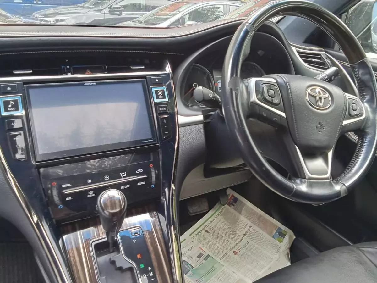 Toyota Harrier   - 2014