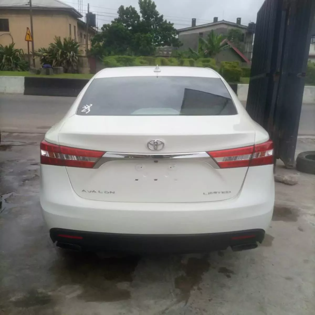 Toyota Avalon   - 2015