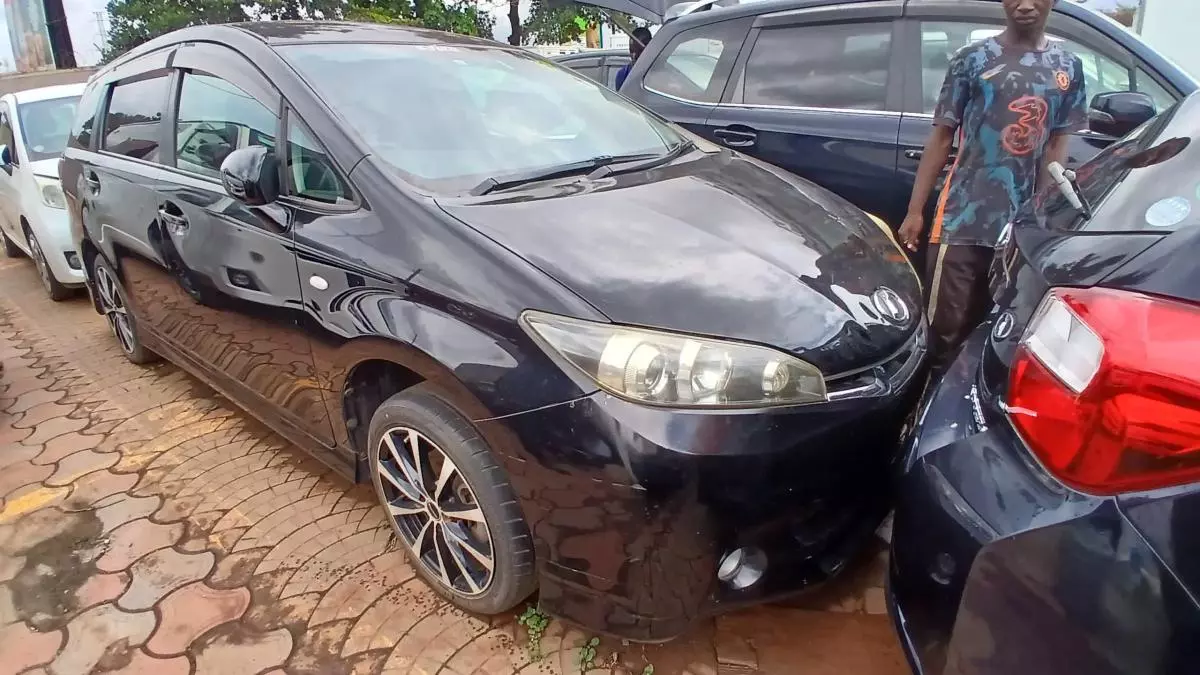 Toyota Wish   - 2009