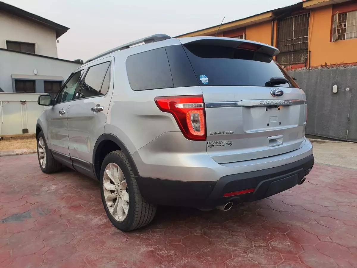 Ford Explorer   - 2012