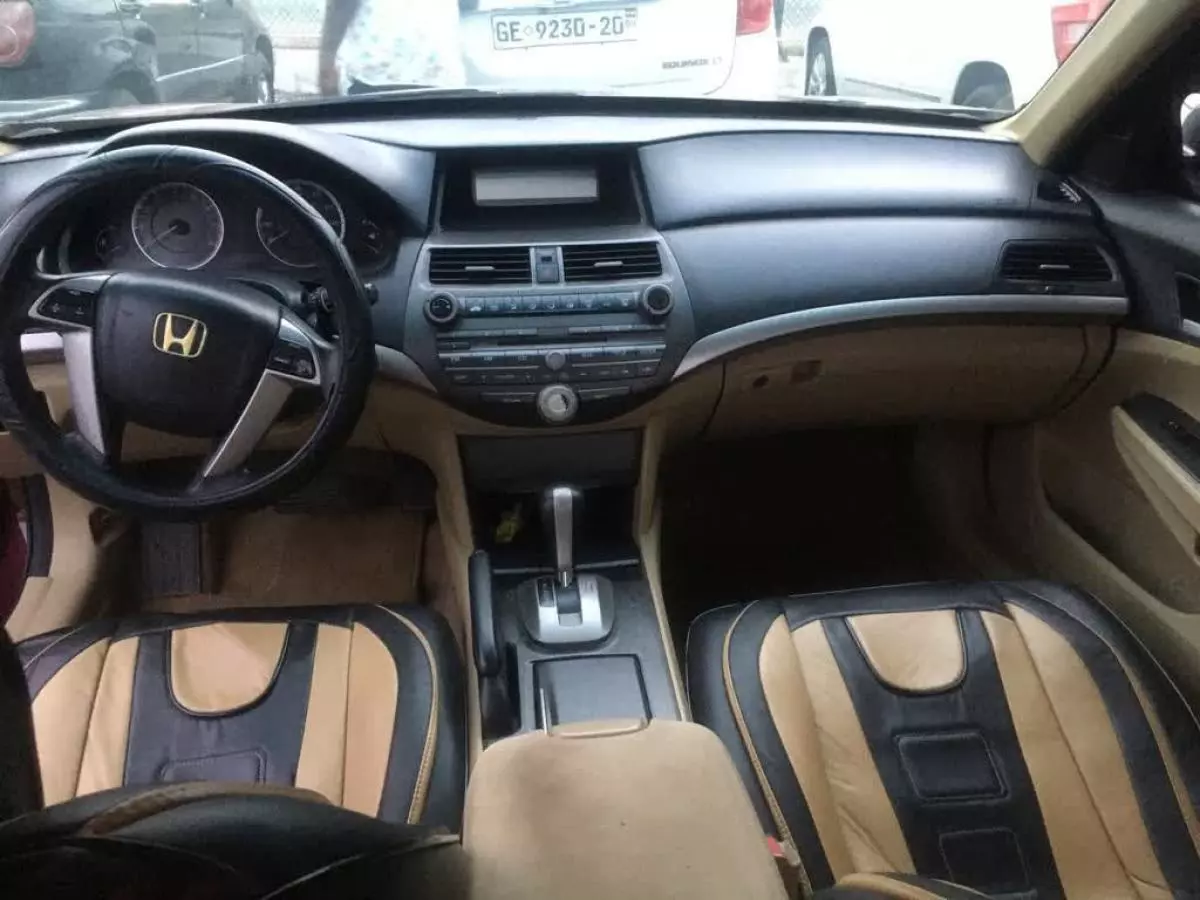 Honda Accord   - 2012