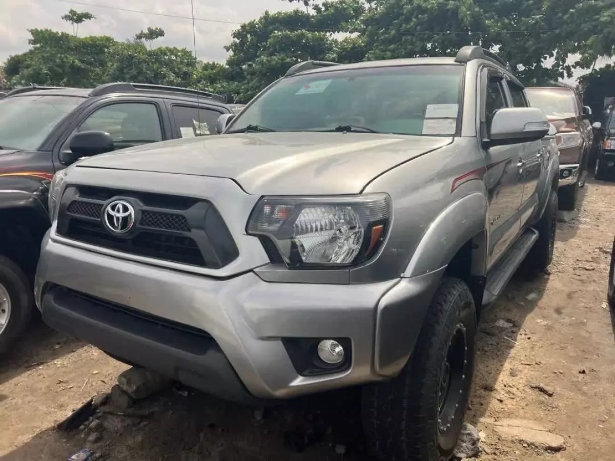 Toyota Tacoma   - 2015