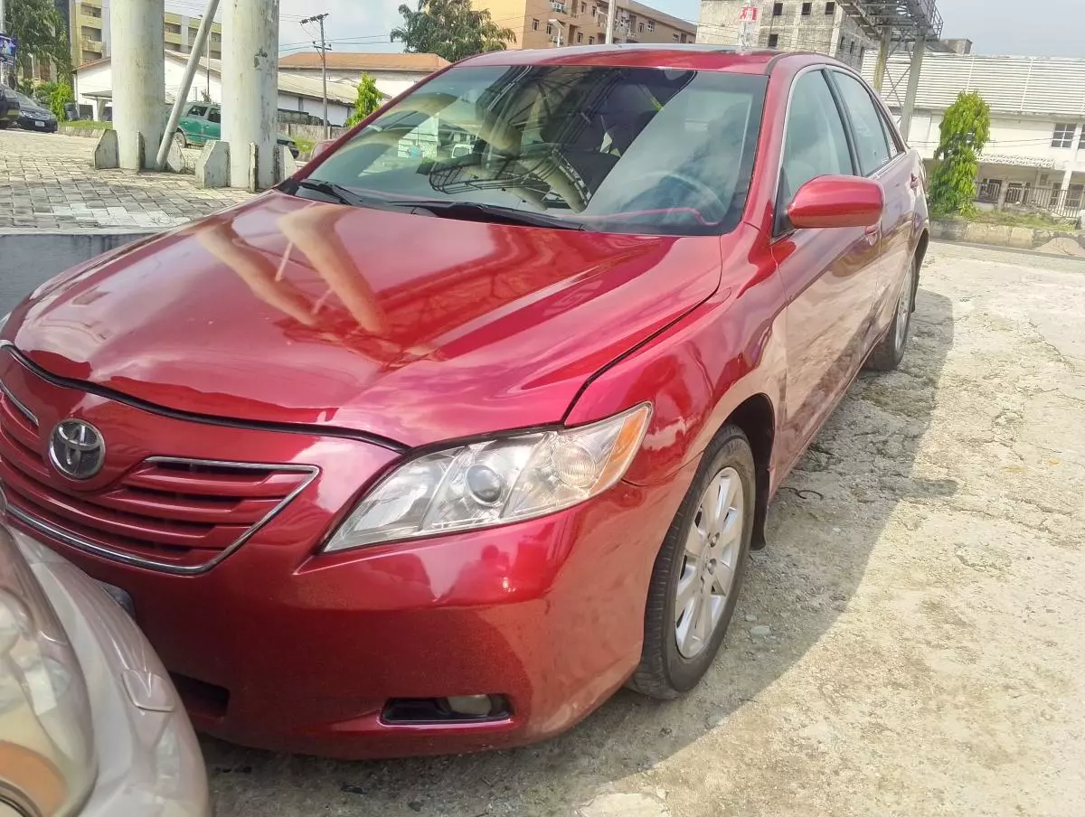 Toyota Camry   - 2009