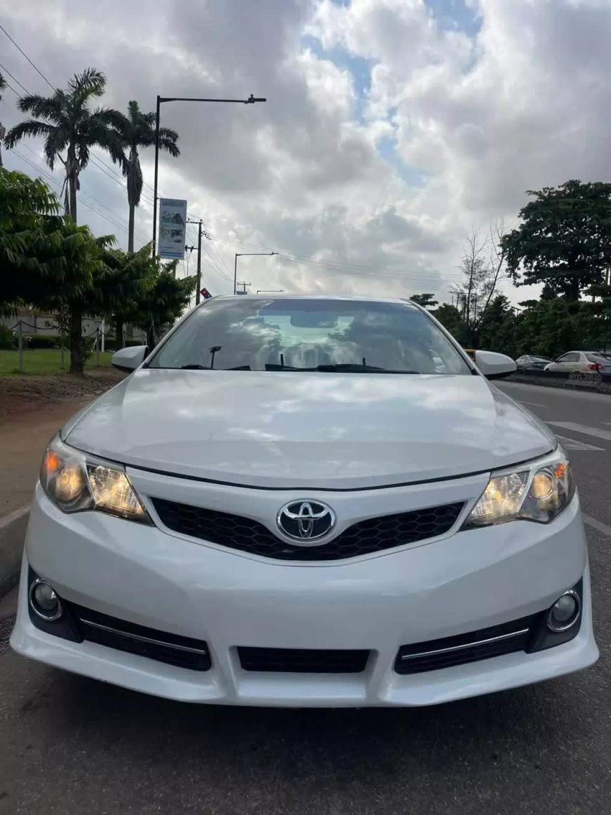 Toyota Camry   - 2012