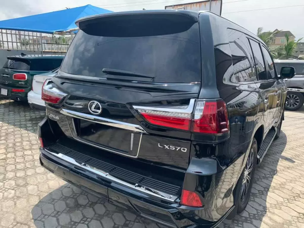 Lexus LX 570 - 2010