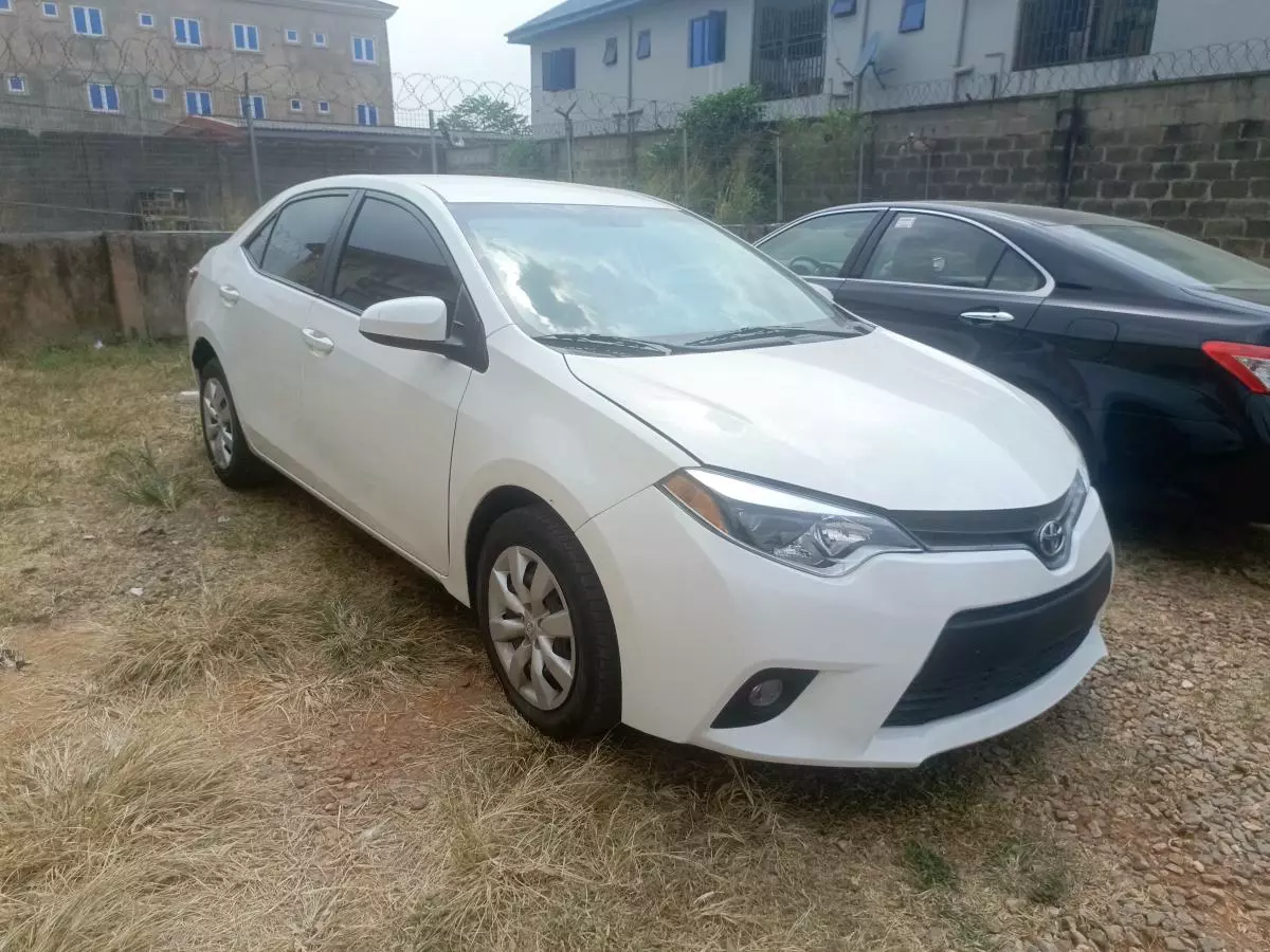 Toyota Corolla   - 2015