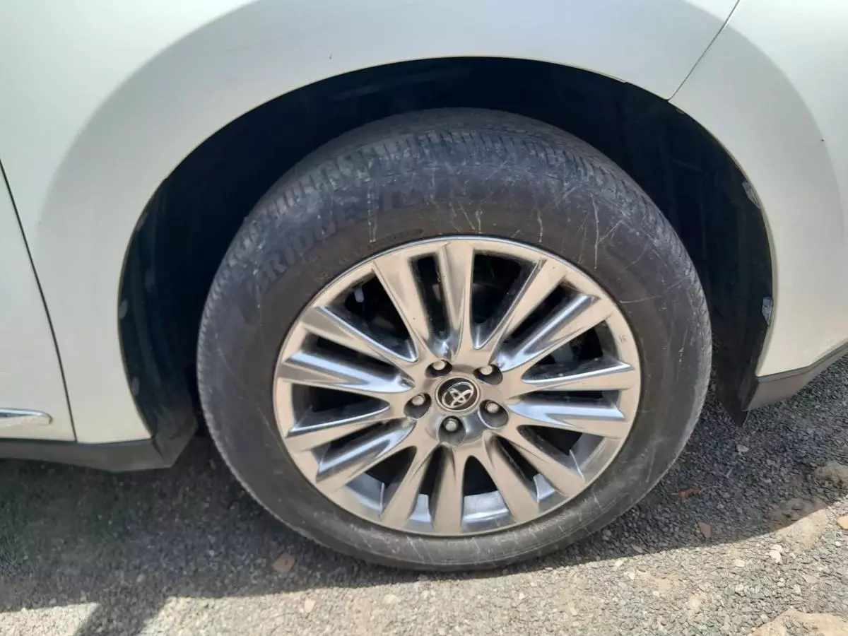 Toyota Harrier - 2015