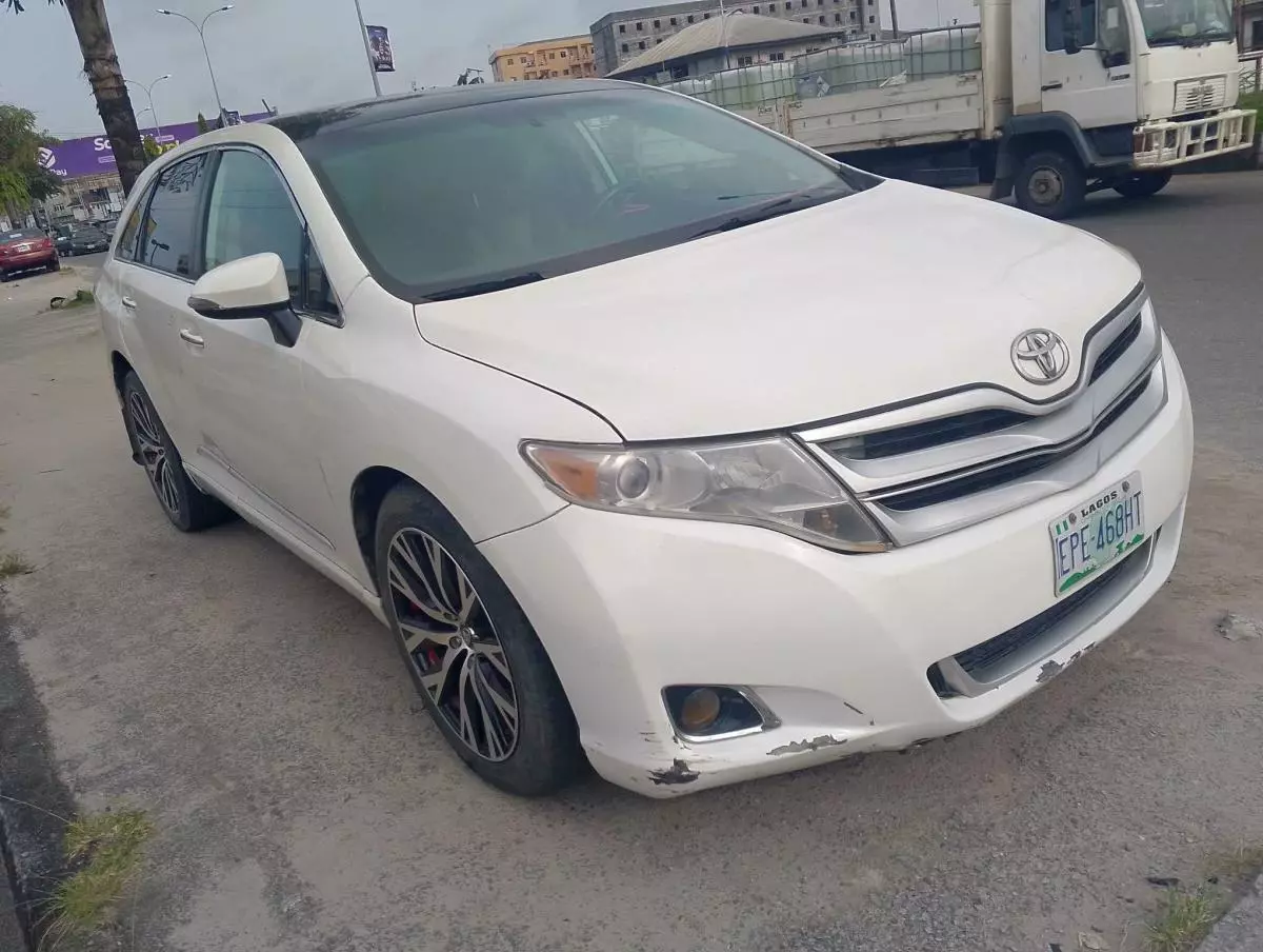 Toyota Venza   - 2013