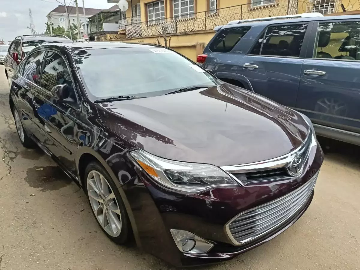 Toyota Avalon   - 2013