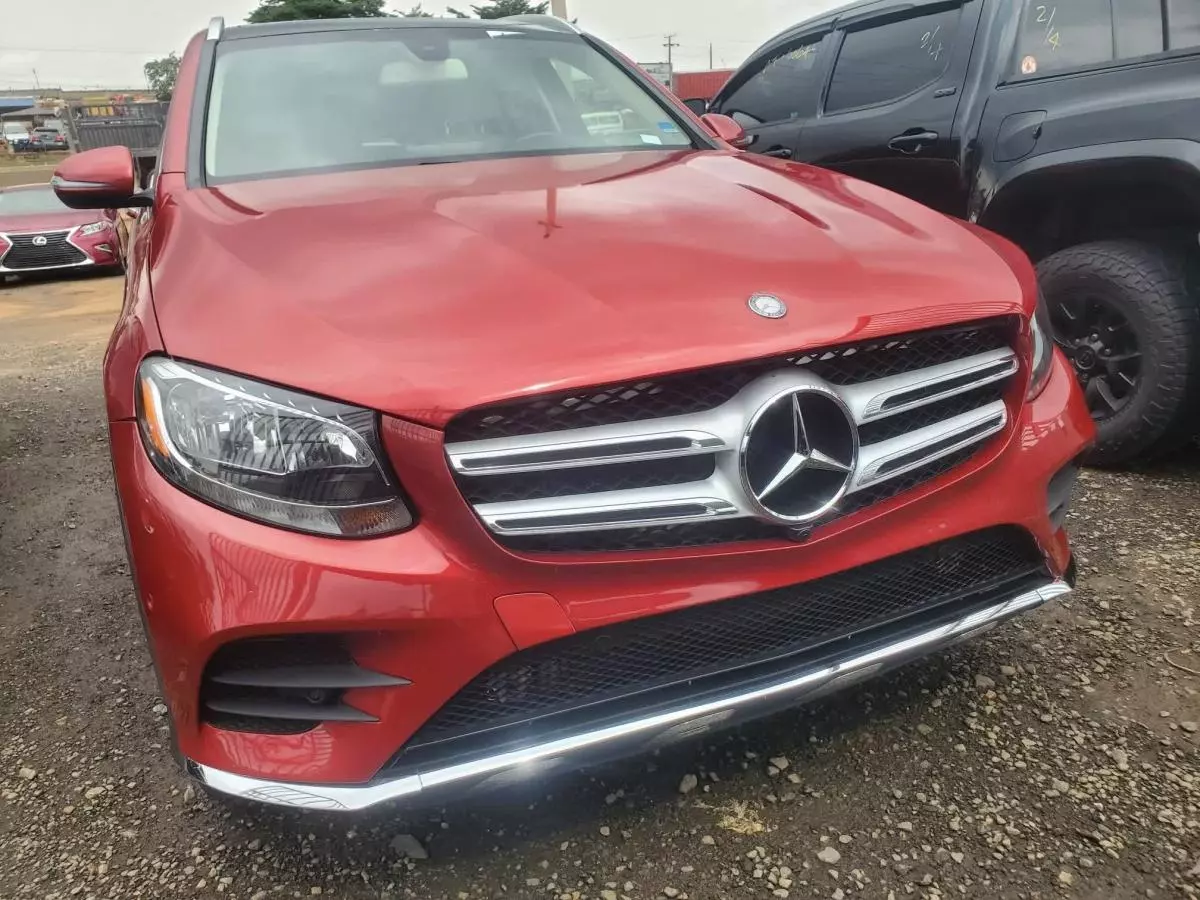 Mercedes-Benz GLC 300   - 2017